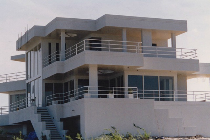 Modern-Beach-House-Being-Built-for-Sleeping-with-the-Enemy-Movie